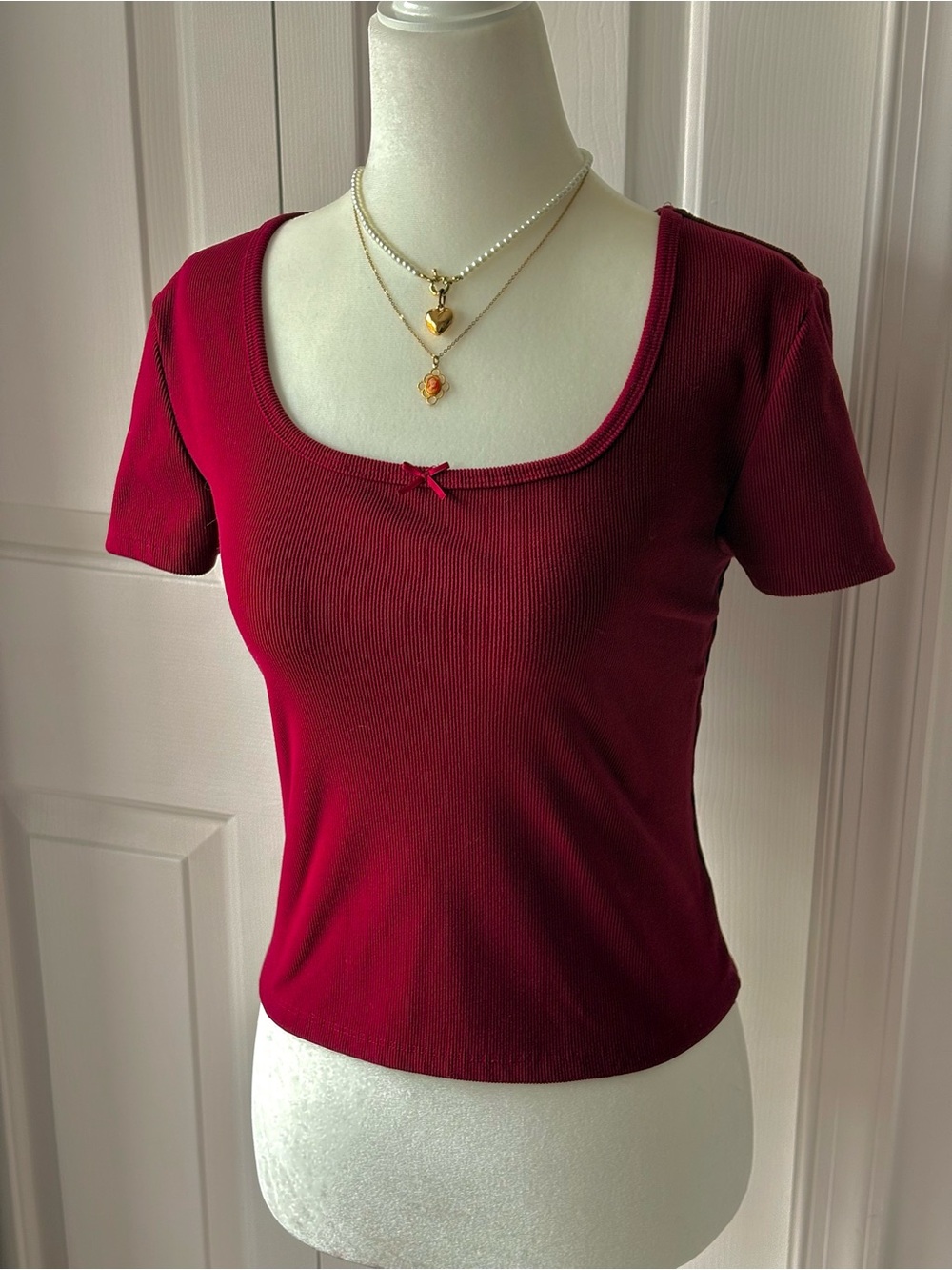 Women’s Scoop Neck Short Sleeve Top - Deep Wine